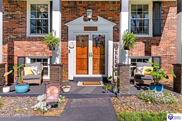 202 Cedarview Drive, Shepherdsville, KY 40165