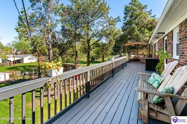 202 Cedarview Drive, Shepherdsville, KY 40165