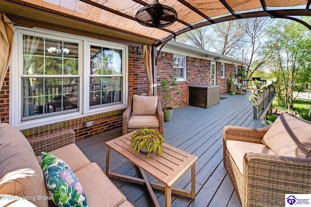 202 Cedarview Drive, Shepherdsville, KY 40165