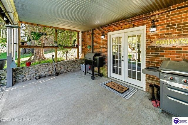 202 Cedarview Drive, Shepherdsville, KY 40165