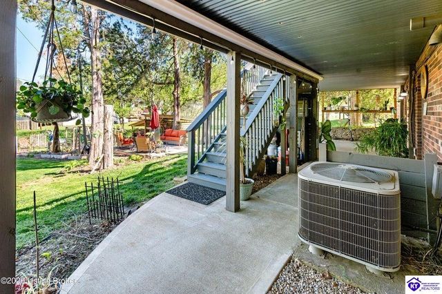 202 Cedarview Drive, Shepherdsville, KY 40165
