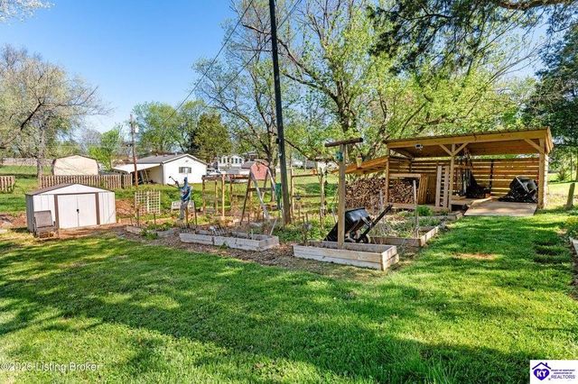 202 Cedarview Drive, Shepherdsville, KY 40165