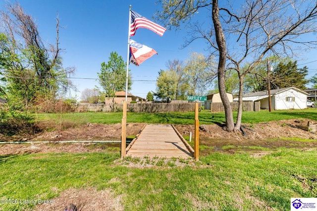 202 Cedarview Drive, Shepherdsville, KY 40165