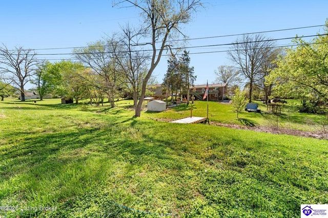 202 Cedarview Drive, Shepherdsville, KY 40165