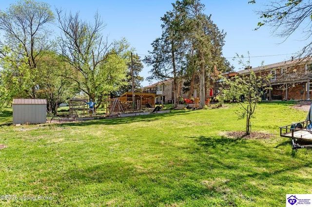 202 Cedarview Drive, Shepherdsville, KY 40165