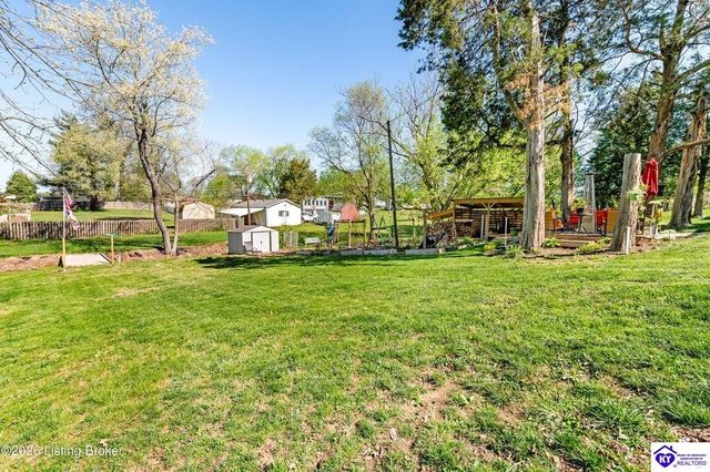 202 Cedarview Drive, Shepherdsville, KY 40165