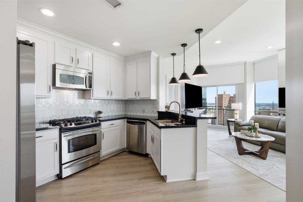 500 Throckmorton Street 2111, Fort Worth, TX 76102 — photo 3