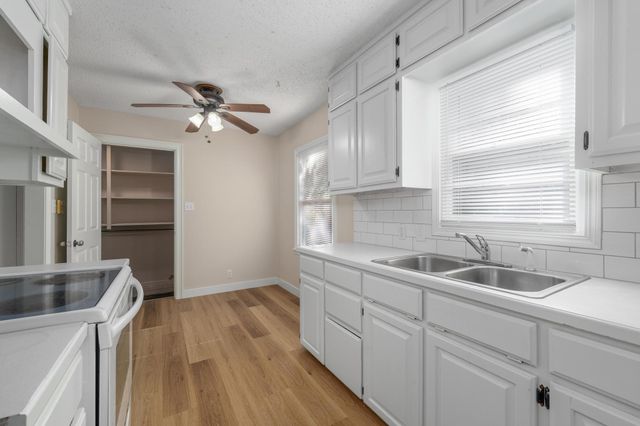 1844 S Volutsia Ave, Wichita, KS 67211