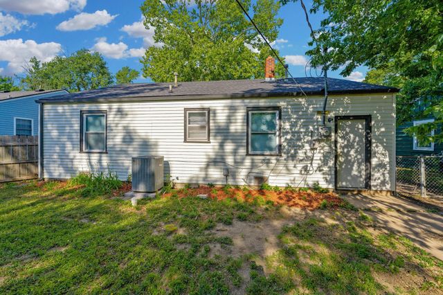 1844 S Volutsia Ave, Wichita, KS 67211