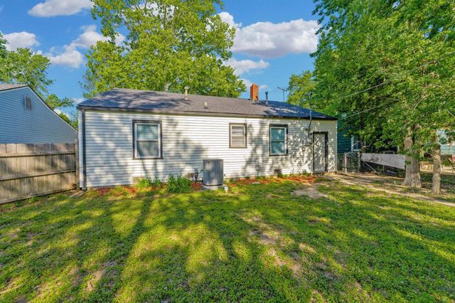 1844 S Volutsia Ave, Wichita, KS 67211