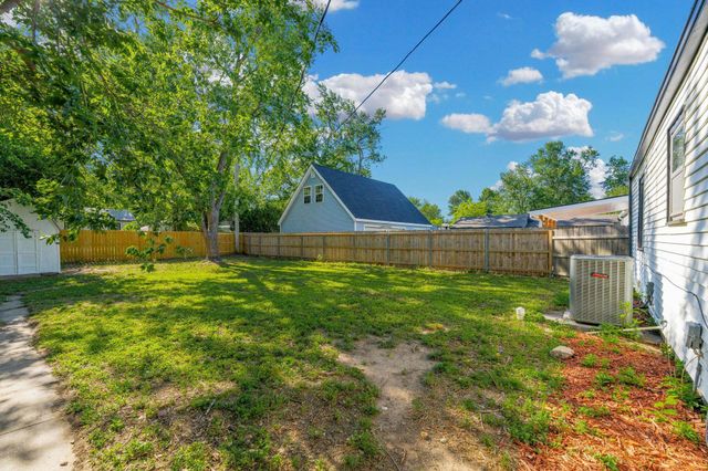 1844 S Volutsia Ave, Wichita, KS 67211