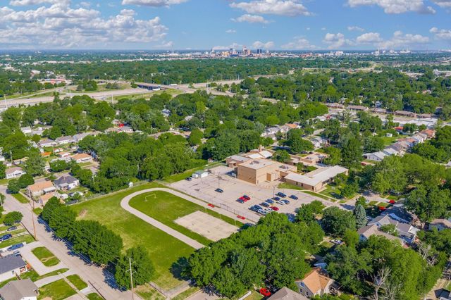 1844 S Volutsia Ave, Wichita, KS 67211