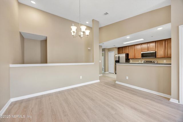 4240 MIGRATION Drive 9-7, Jacksonville, FL 32257