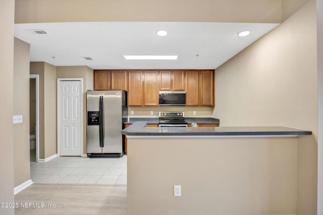 4240 MIGRATION Drive 9-7, Jacksonville, FL 32257