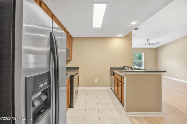 4240 MIGRATION Drive 9-7, Jacksonville, FL 32257