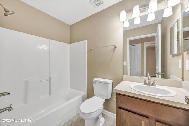 4240 MIGRATION Drive 9-7, Jacksonville, FL 32257