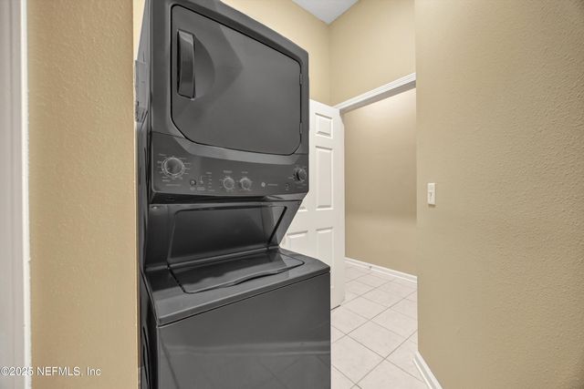 4240 MIGRATION Drive 9-7, Jacksonville, FL 32257