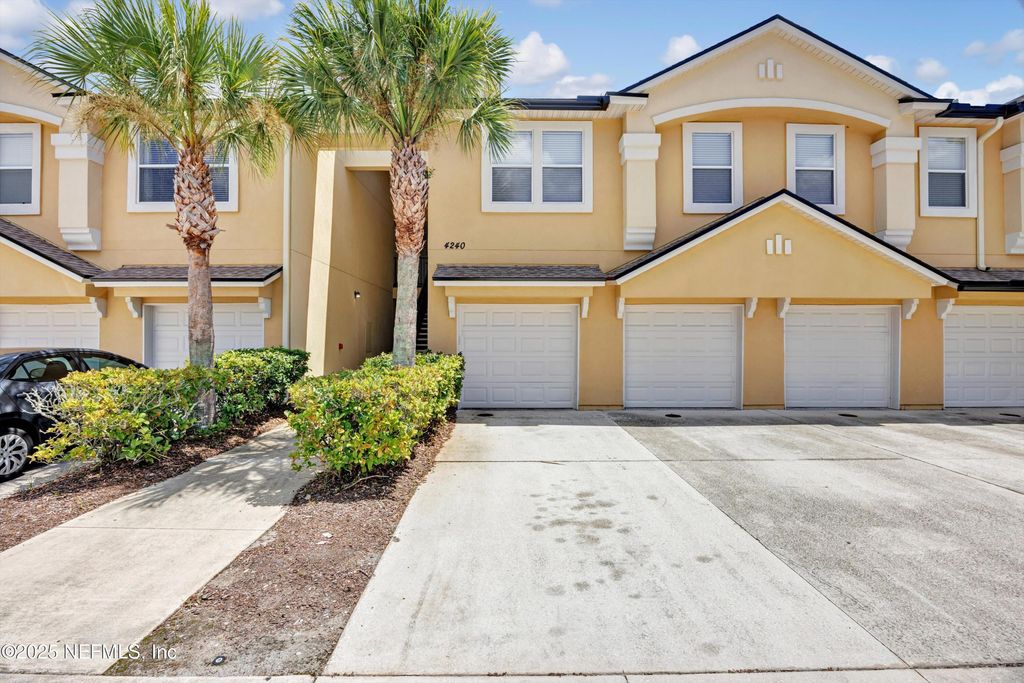 4240 MIGRATION Drive 9-7, Jacksonville, FL 32257