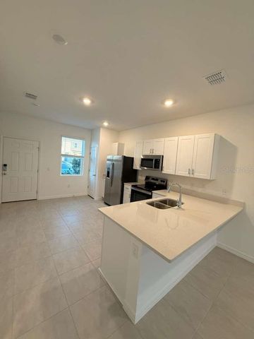 2975 SKYLINE LOOP, Kissimmee, FL 34758