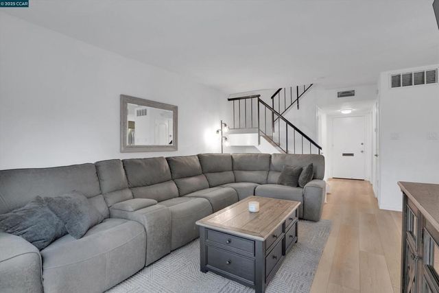 1120 Kenwal Rd C, Concord, CA 94521