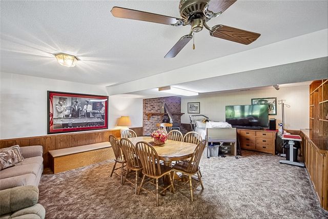 2055 E Leland Avenue, Des Moines, IA 50320