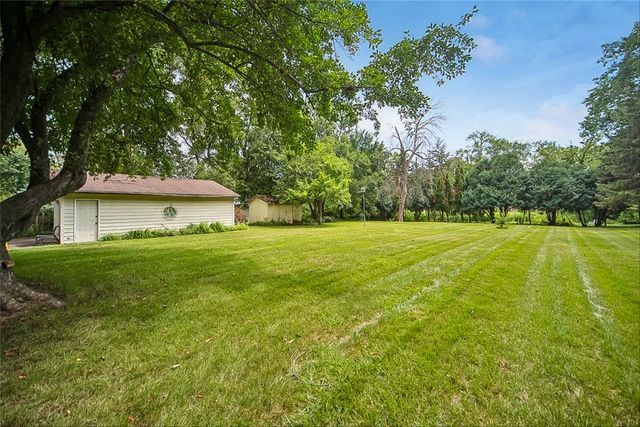 2055 E Leland Avenue, Des Moines, IA 50320