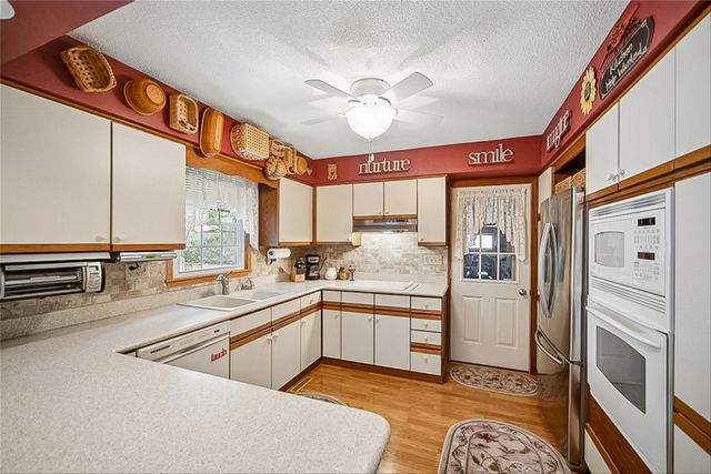 2055 E Leland Avenue, Des Moines, IA 50320