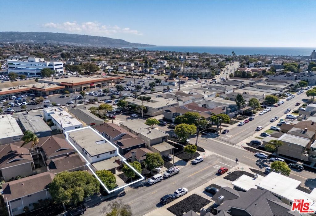 Image 2 of property listing at 1304 Amethyst Street, Redondo Beach, CA 90277
