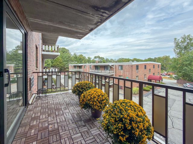 80 N Warren St 37, Woburn, MA 01801
