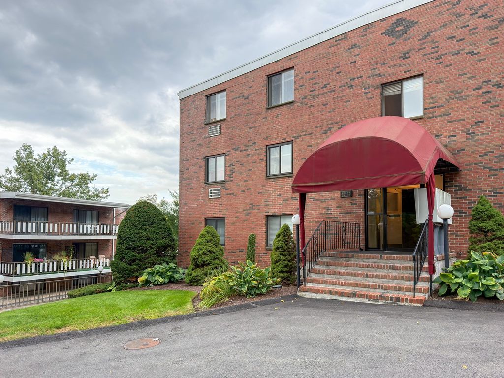 80 N Warren St 37, Woburn, MA 01801