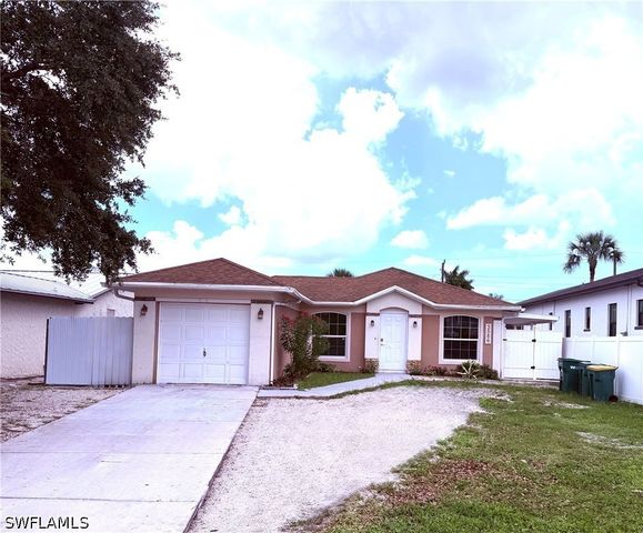 3586 Seagrape AVE, Naples, FL 34104