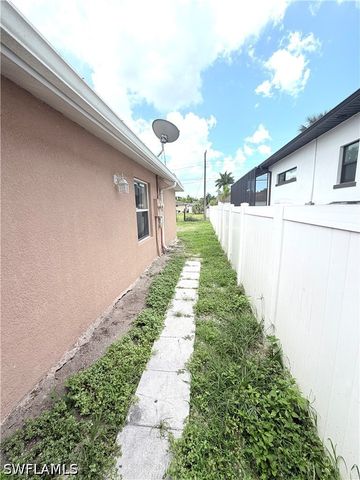 3586 Seagrape AVE, Naples, FL 34104
