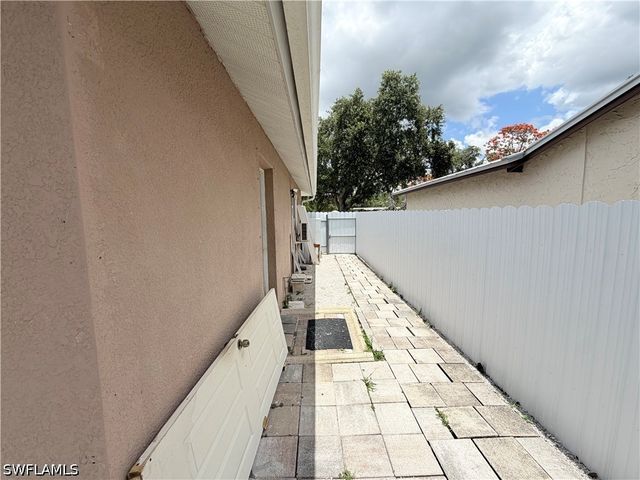3586 Seagrape AVE, Naples, FL 34104