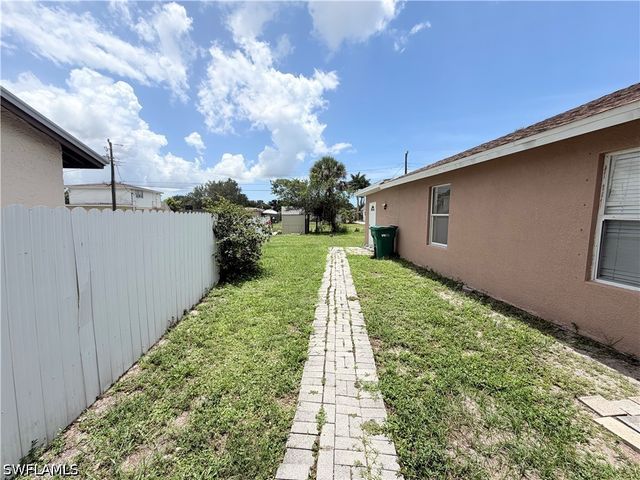 3586 Seagrape AVE, Naples, FL 34104