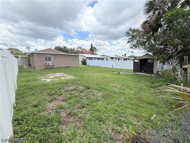 3586 Seagrape AVE, Naples, FL 34104
