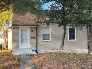7707 Horatio Drive, St Louis, MO 63121