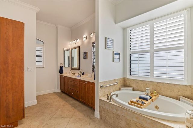 28424 Del Lago WAY, Bonita Springs, FL 34135