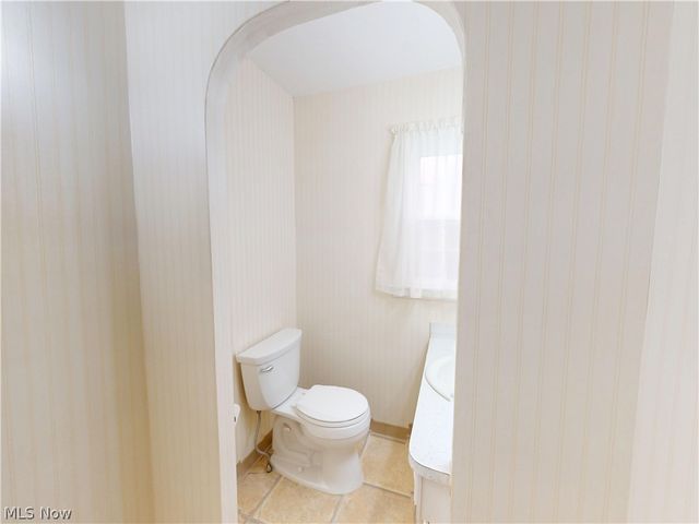 3841 Washington Boulevard, University Heights, OH 44118