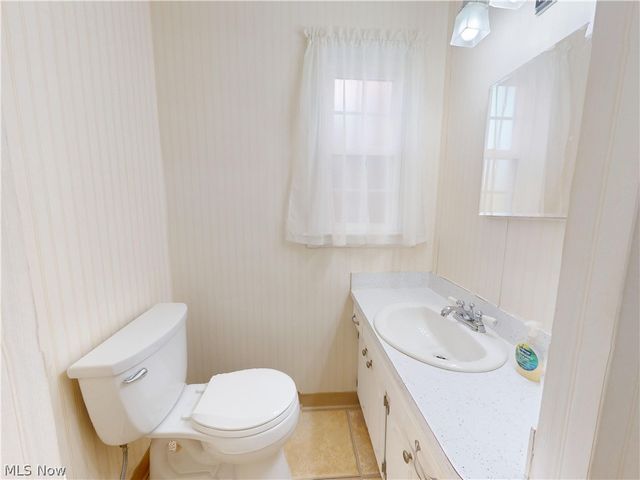 3841 Washington Boulevard, University Heights, OH 44118