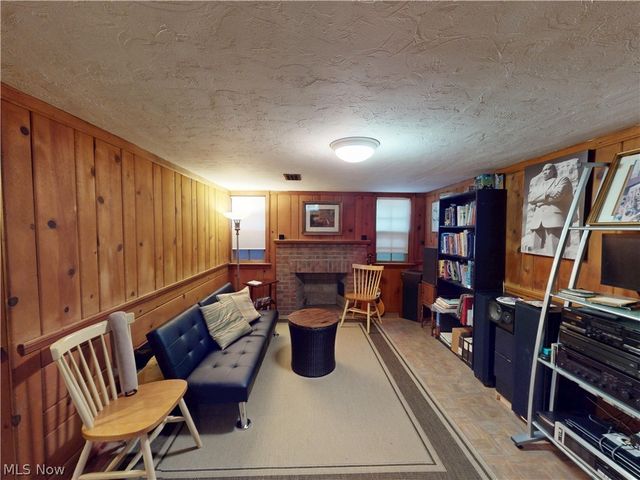 3841 Washington Boulevard, University Heights, OH 44118