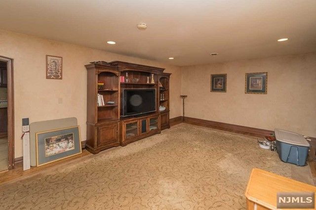 104 Horizon Terrace, Hillsdale, NJ 07642