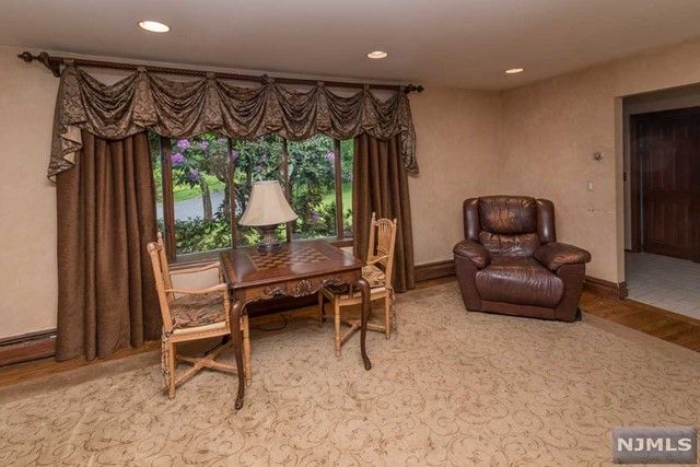 104 Horizon Terrace, Hillsdale, NJ 07642
