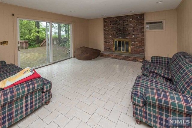 104 Horizon Terrace, Hillsdale, NJ 07642
