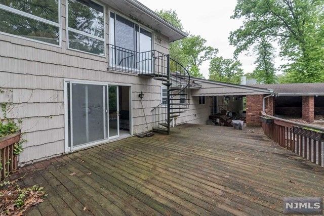 104 Horizon Terrace, Hillsdale, NJ 07642