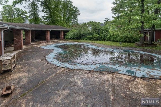 104 Horizon Terrace, Hillsdale, NJ 07642
