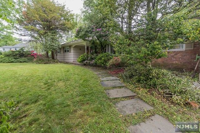 104 Horizon Terrace, Hillsdale, NJ 07642