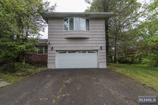 104 Horizon Terrace, Hillsdale, NJ 07642