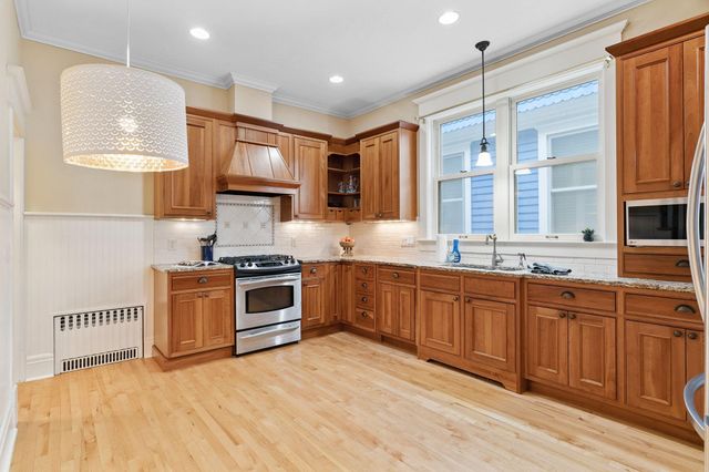 811 Ashland Avenue, Saint Paul, MN 55104