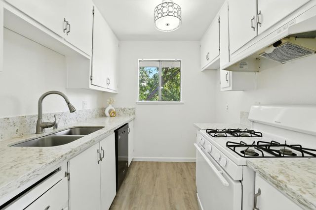 4710 Hayford Way #4, Sacramento, CA 95842