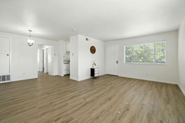 4710 Hayford Way #4, Sacramento, CA 95842